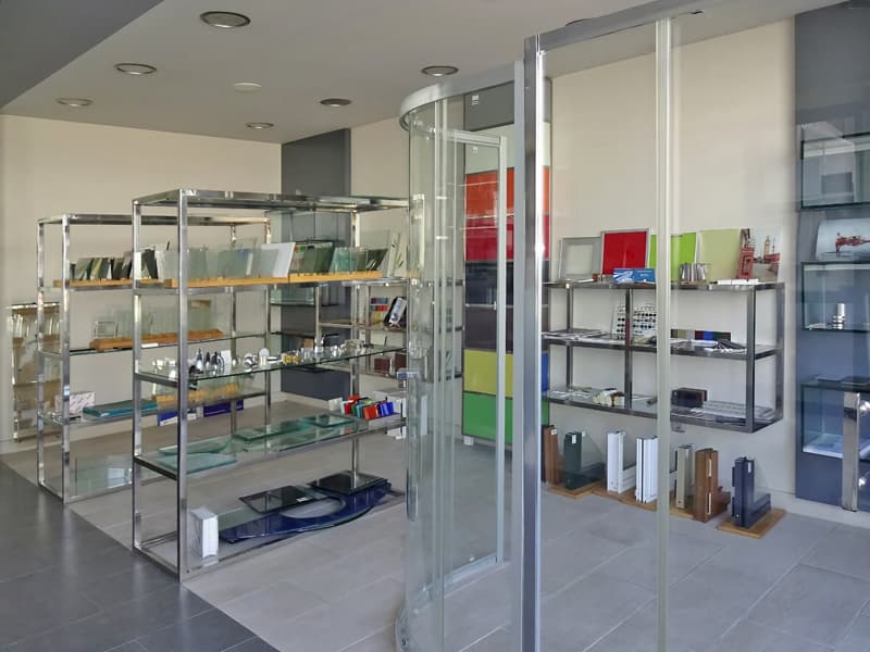 Su carpintería de  aluminio y cristalería  en Cambados
